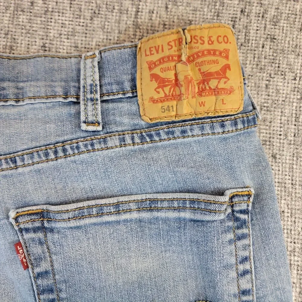 Levi's 541 Athletic Taper Jeans Men's 44x32 Light Wash Distressed Paint Stained